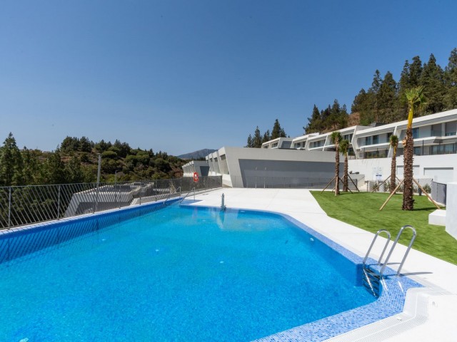 3 Slaapkamer Rijtjeshuis in El Chaparral