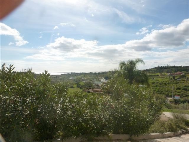 6 Bedrooms Villa in Estepona