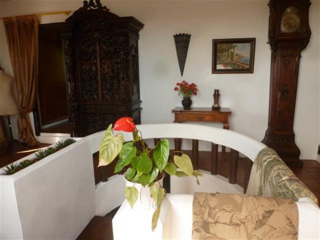 6 Bedrooms Villa in Estepona