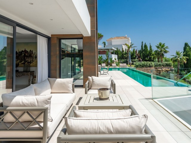 4 Bedrooms Villa in Manilva