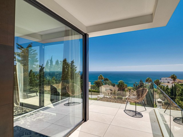 4 Bedrooms Villa in Manilva