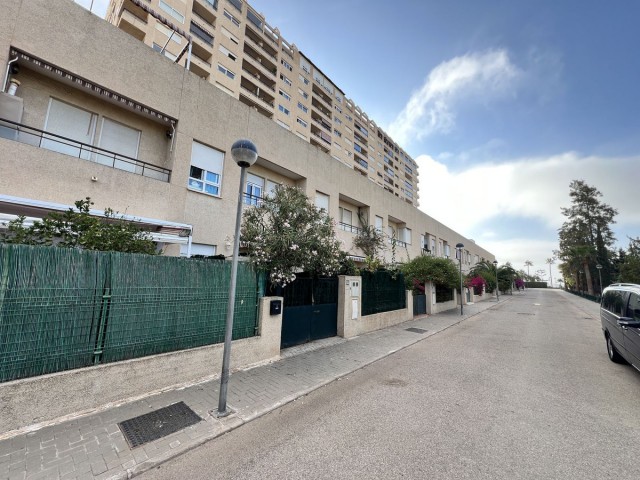 Adosado con 3 Dormitorios  en Benalmadena Costa