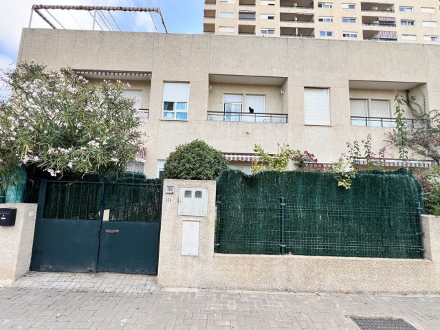 Adosado con 3 Dormitorios  en Benalmadena Costa