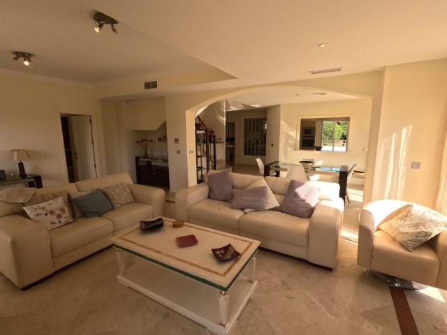 3 Schlafzimmer Apartment in San Roque Club