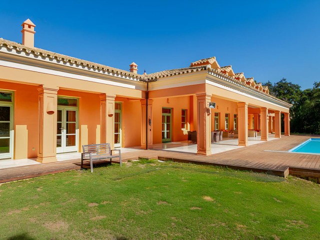Villa avec 6 Chambres  à Sotogrande Alto