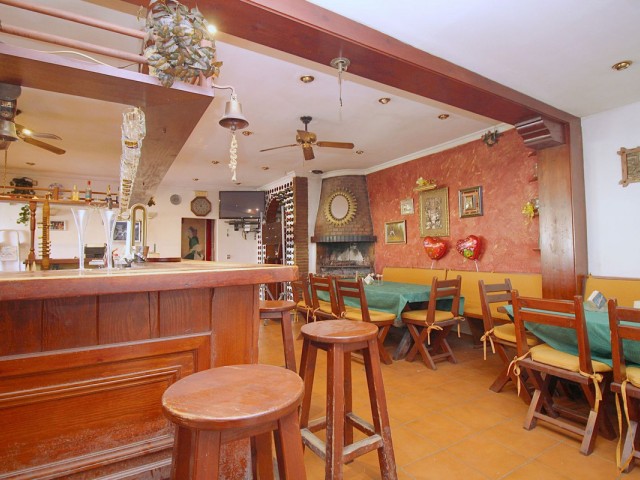 Commercial avec 0 Chambres  à Marbesa