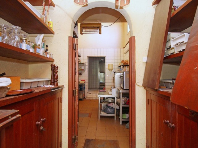 Commercial avec 0 Chambres  à Marbesa