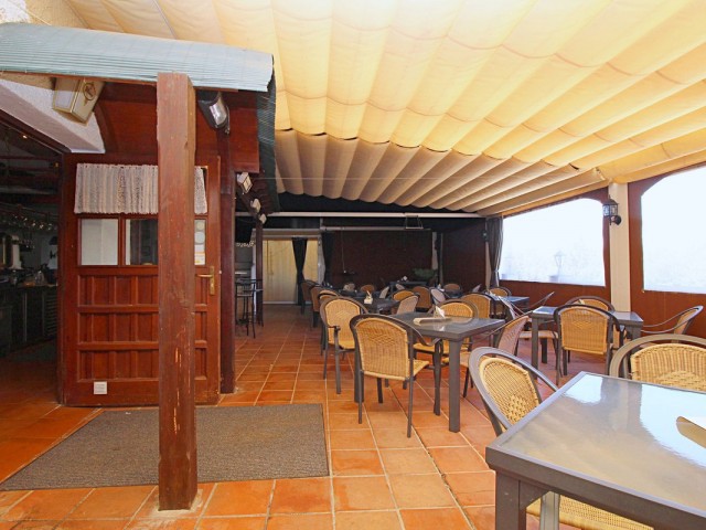 Commercial avec 0 Chambres  à Marbesa