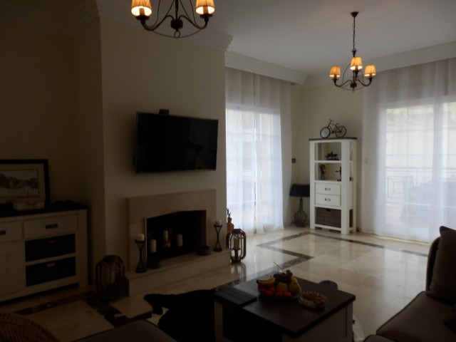 3 Bedrooms Apartment in Nueva Andalucía