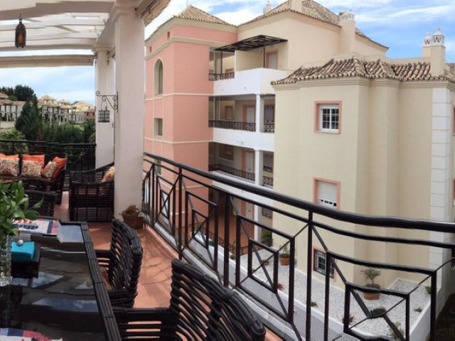 3 Bedrooms Apartment in Nueva Andalucía