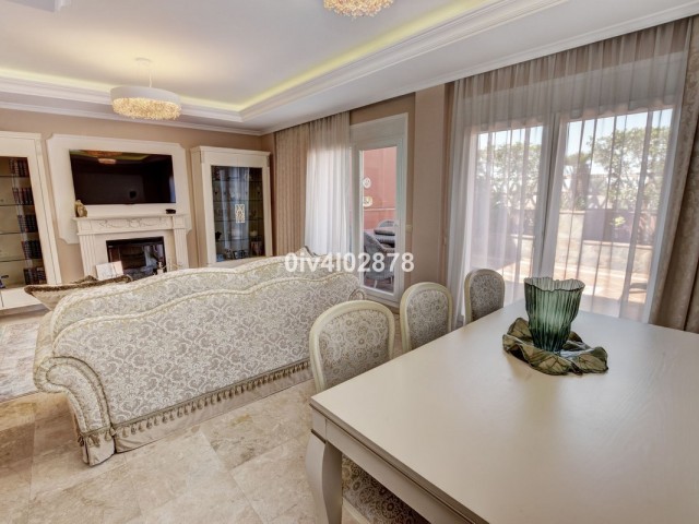 4 Bedrooms Townhouse in Arroyo de la Miel