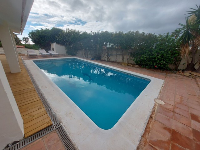 Villa avec 4 Chambres  à Manilva