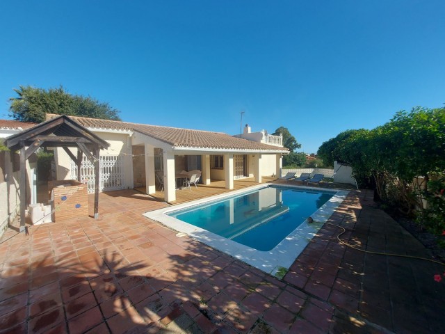 Villa avec 4 Chambres  à Manilva
