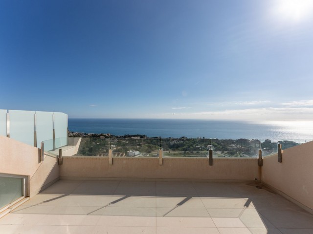 3 Bedrooms Apartment in Benalmadena Pueblo