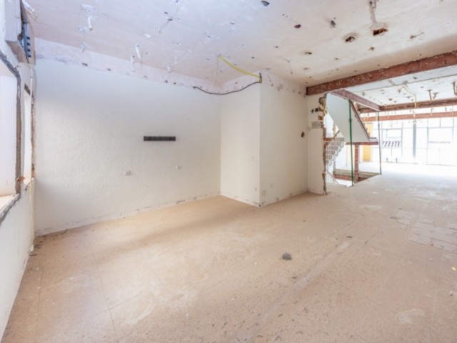 Commercial avec 0 Chambres  à Málaga
