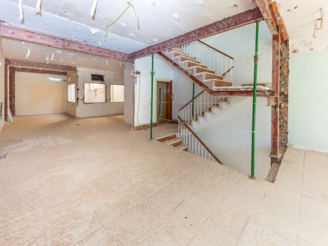 Commercial avec 0 Chambres  à Málaga