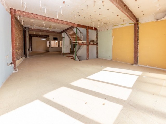 Commercial avec 0 Chambres  à Málaga