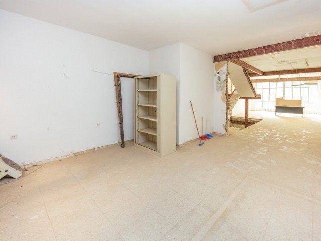 Commercial avec 0 Chambres  à Málaga