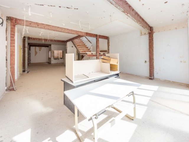 Commercial avec 0 Chambres  à Málaga