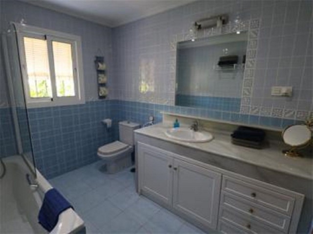 6 Bedrooms Villa in Torremolinos