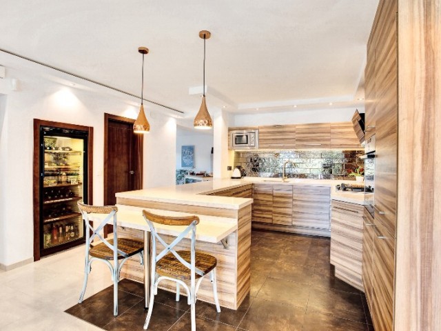 6 Schlafzimmer Villa in Marbesa