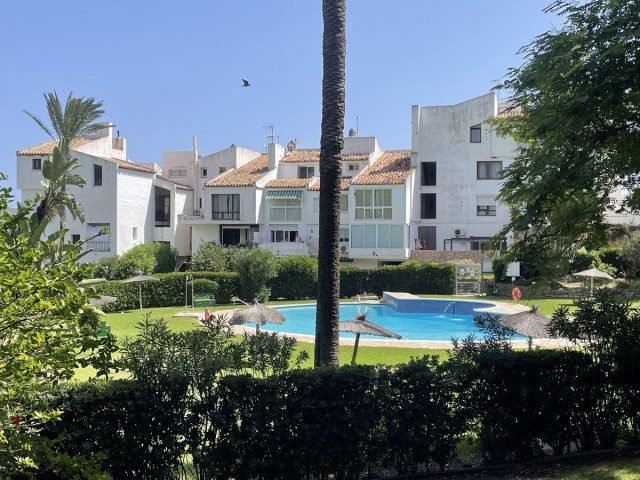 2 Bedrooms Apartment in Estepona