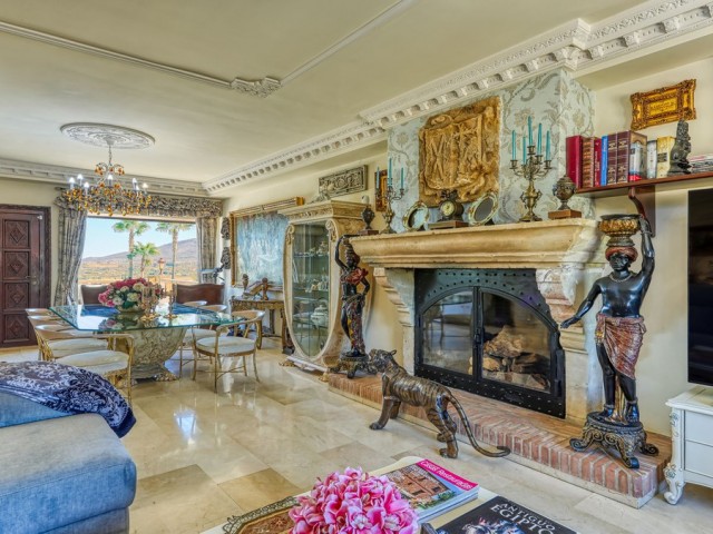 Villa avec 8 Chambres  à Alhaurín de la Torre