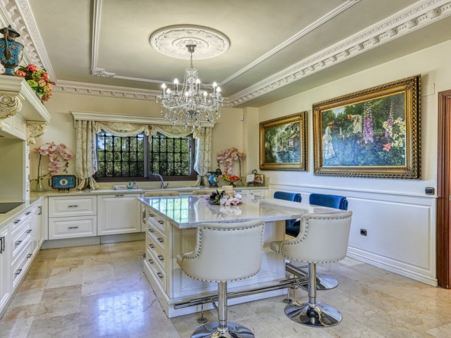 Villa avec 8 Chambres  à Alhaurín de la Torre