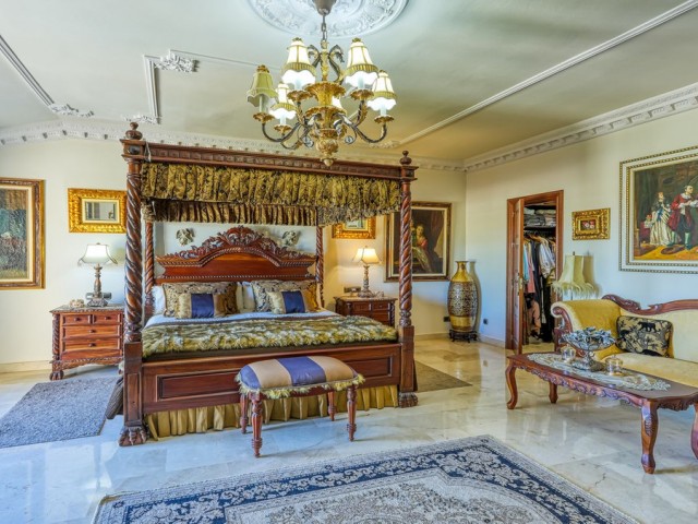 Villa avec 8 Chambres  à Alhaurín de la Torre