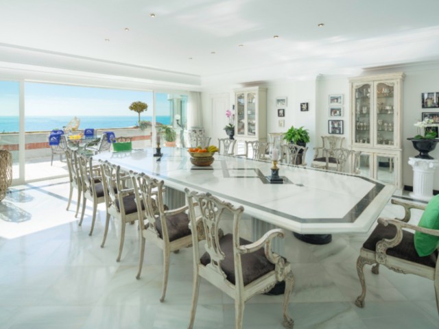 Penthouse avec 8 Chambres  à Puerto Banús