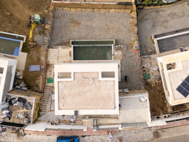 Villa avec 4 Chambres  à Valle Romano