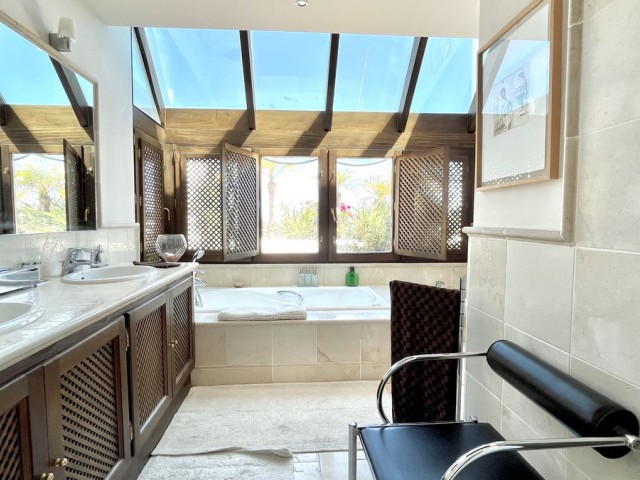 Penthouse avec 2 Chambres  à Río Real