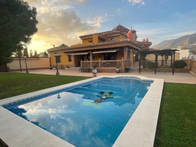 Villa Mijas Costa - R4898086