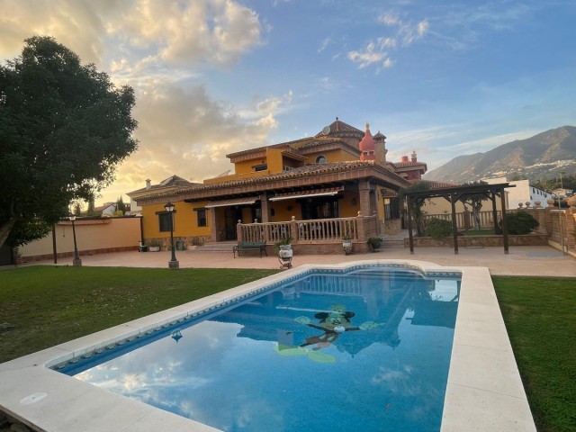 Villa avec 4 Chambres  à Mijas Costa