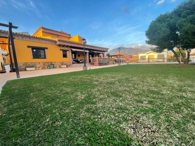 Villa avec 4 Chambres  à Mijas Costa