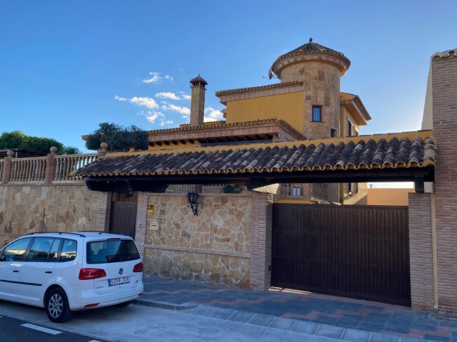 Villa avec 4 Chambres  à Mijas Costa