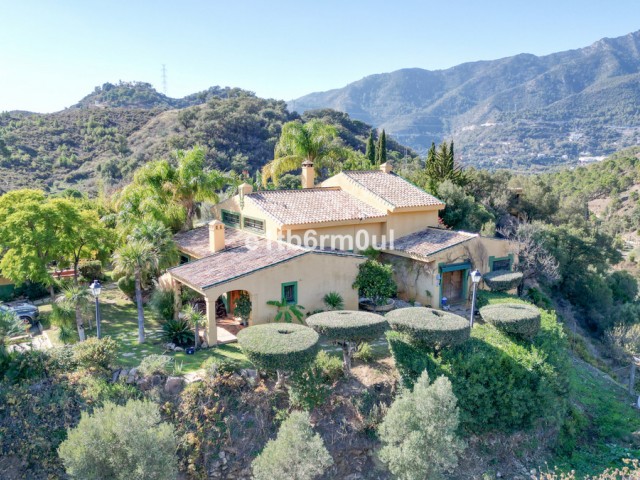 Villa avec 5 Chambres  à Ojén
