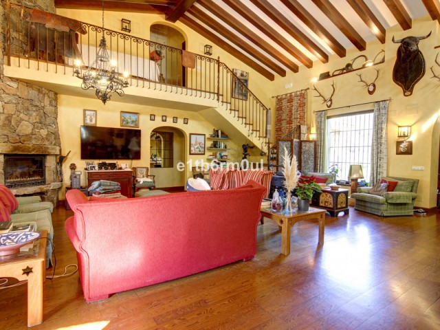 Villa avec 5 Chambres  à Ojén