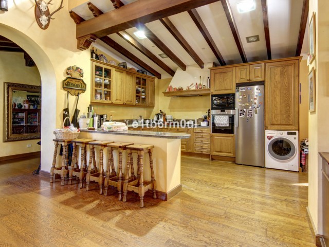 Villa avec 5 Chambres  à Ojén