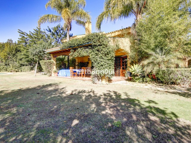 Villa avec 5 Chambres  à Ojén