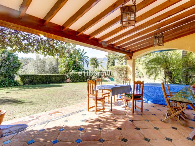 Villa avec 5 Chambres  à Ojén
