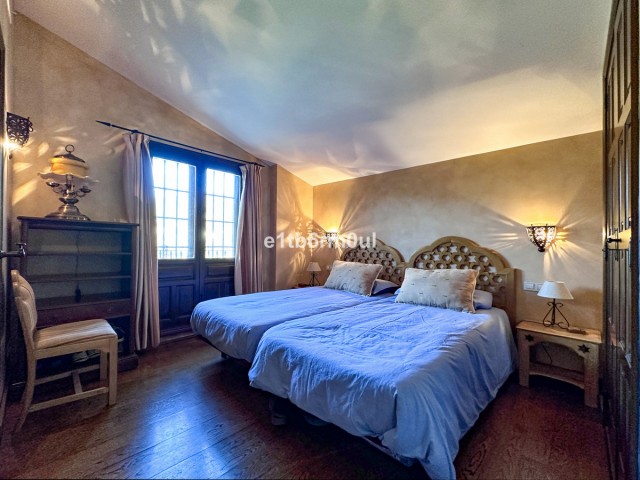 Villa avec 5 Chambres  à Ojén