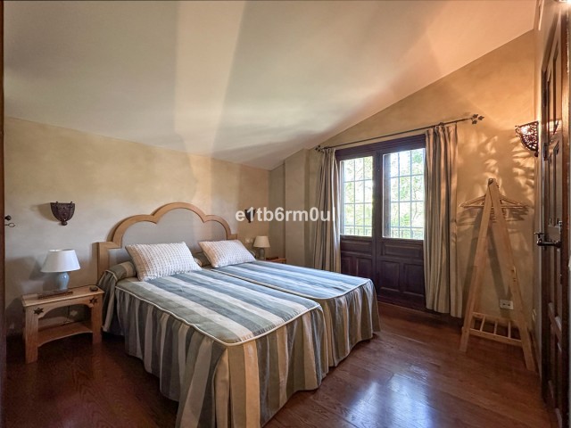 Villa avec 5 Chambres  à Ojén