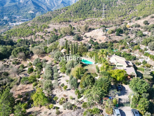 Villa avec 5 Chambres  à Ojén