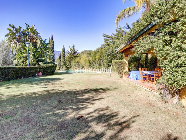 Villa avec 5 Chambres  à Ojén