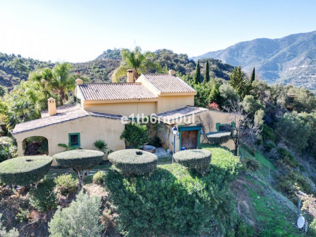 Villa avec 5 Chambres  à Ojén