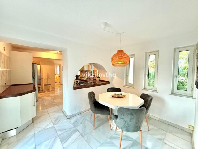 6 Schlafzimmer Villa in Benalmadena Pueblo