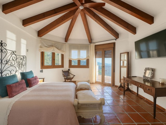 4 Slaapkamer Villa in Istán