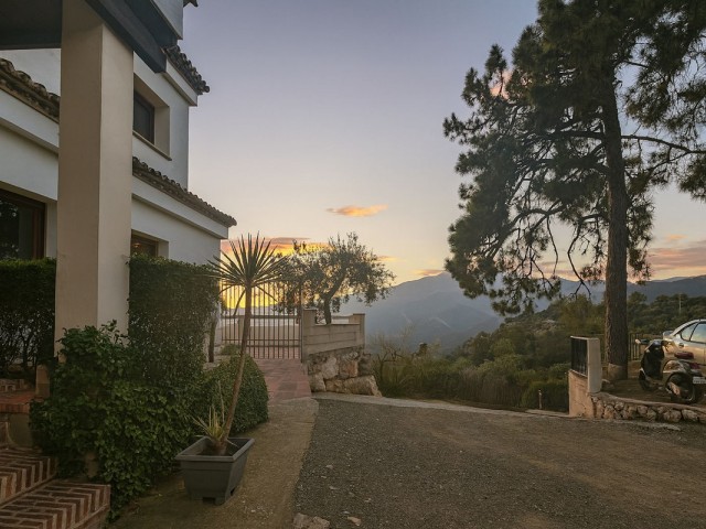 4 Slaapkamer Villa in Istán