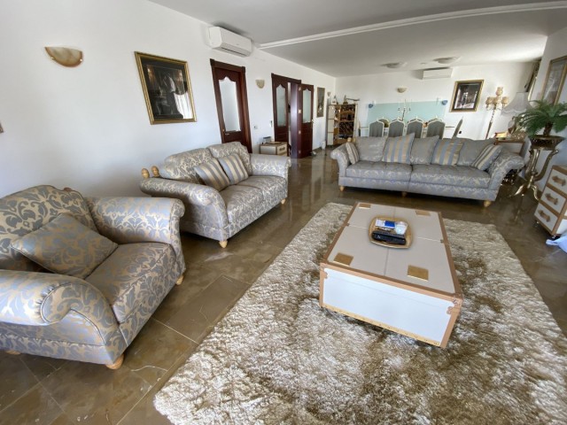 5 Bedrooms Villa in Torremolinos
